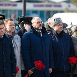 В памятном мероприятии приняли участие губернатор Приморского края Олег Кожемяко и глава Владивостока Константин Шестаков #9