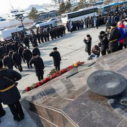 В памятном мероприятии приняли участие губернатор Приморского края Олег Кожемяко и глава Владивостока Константин Шестаков #22