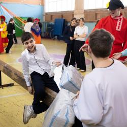 Во владивостокской школе №62 шумно встретили весну #13