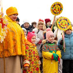 Торжественное шествие «Масленичного поезда» дало старт мероприятию #13