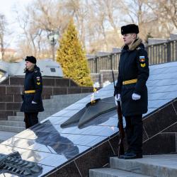 Первые лица города и флота вместе с ветеранами почтили память героев #2