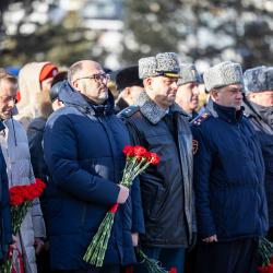 Первые лица города и флота вместе с ветеранами почтили память героев #6