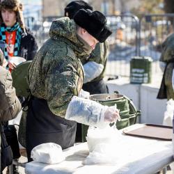 Горожане уже возложили цветы к Вечному огню и освоили навыки управления БПЛА #6