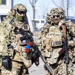 Горожане уже возложили цветы к Вечному огню и освоили навыки управления БПЛА #9