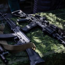 Горожане уже возложили цветы к Вечному огню и освоили навыки управления БПЛА #10