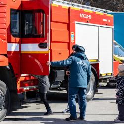 Горожане уже возложили цветы к Вечному огню и освоили навыки управления БПЛА #13