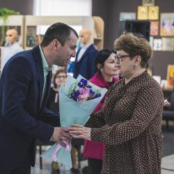 Для близких военнослужащих организовали торжественный прием, праздничный концерт и рассказали о мерах социальной поддержки #1