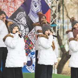 Участниками торжества стали представители администрации города, общественных и молодежных организаций, а также неравнодушные жители #17