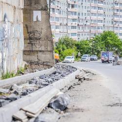 Специалистам предстоит отремонтировать подпорные стены, проложить сети ливневой канализации, оборудовать новые тротуары и парковочные места #5