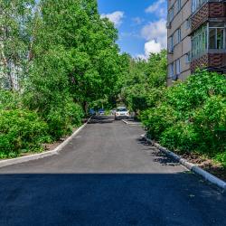 Всего в 2026 году по краевой и федеральной программам благоустроят 43 придомовые территории #6