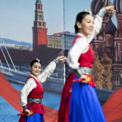 Генконсульство КНР при поддержке администрации города организовало праздник с концертами, мастер-классами и зоной китайской кухни #35