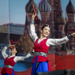 Генконсульство КНР при поддержке администрации города организовало праздник с концертами, мастер-классами и зоной китайской кухни #36