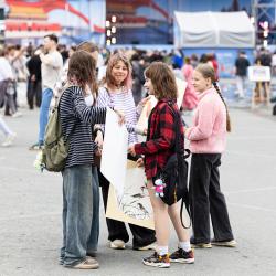 Генконсульство КНР при поддержке администрации города организовало праздник с концертами, мастер-классами и зоной китайской кухни #38