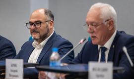 Vo-Vladivostoke-izbrali-delegatov-na-regionalnuyu-konferentsiyu-partii-_Edinaya-Rossiya_-_3_.jpg