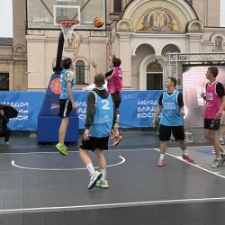 Утро на главной площадке началось с энергичного старта традиционного Кубка Владивостока по баскетболу 3×3 #12
