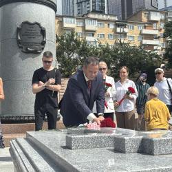 В сквере, где покоится прах великого генерал-губернатора, прошли памятный митинг, чтение архивных документов и торжественное возложение цветов #6