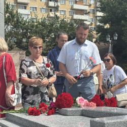 В сквере, где покоится прах великого генерал-губернатора, прошли памятный митинг, чтение архивных документов и торжественное возложение цветов #8
