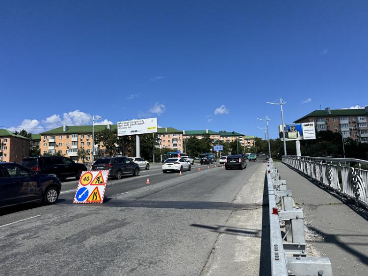 K-ustanovke-deliniatorov-na-novykh-uchastkakh-pristupili-vo-Vladivostoke.jpg