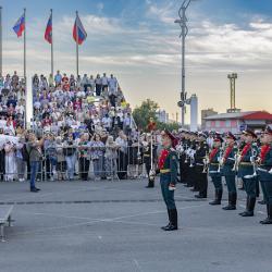 В программе смотра заявлены произведения разных жанров: от классики и военных маршей до саундтреков к известным фильмам и современных хитов в необычных аранжировках #6