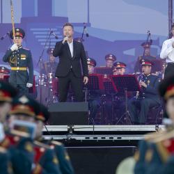 В программе смотра заявлены произведения разных жанров: от классики и военных маршей до саундтреков к известным фильмам и современных хитов в необычных аранжировках #12