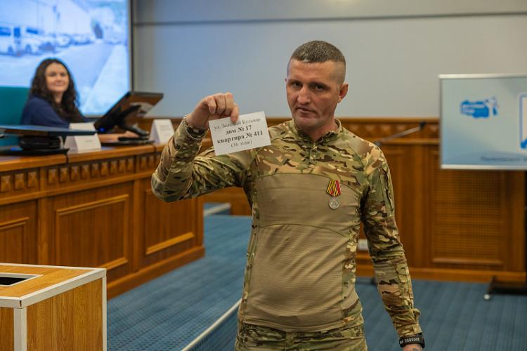 18-Sentyabrya-ZHerebevka-kvartir-na-Zelenom-Bulvare-Akt-zal_16.jpg