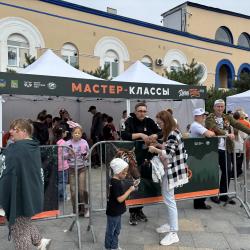Тигриный марш и грандиозный концерт на Спортивной набережной – как прошел главный экологический праздник Приморья #55